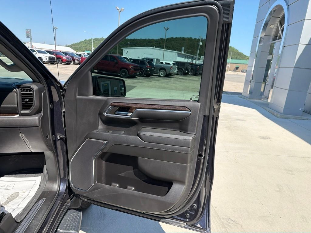 2024 GMC Sierra 1500 4WD Crew Cab Short Box Elevation with 3SB