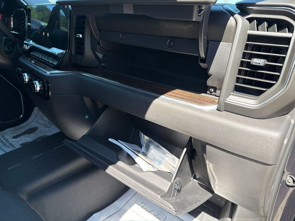 2024 GMC Sierra 1500 4WD Crew Cab Short Box Elevation with 3SB