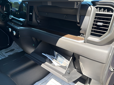 2024 GMC Sierra 1500 4WD Crew Cab Short Box Elevation with 3SB
