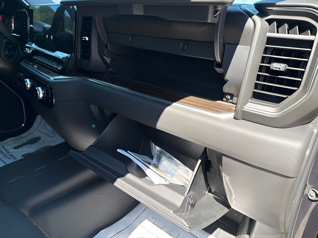 2024 GMC Sierra 1500 4WD Crew Cab Short Box Elevation with 3SB