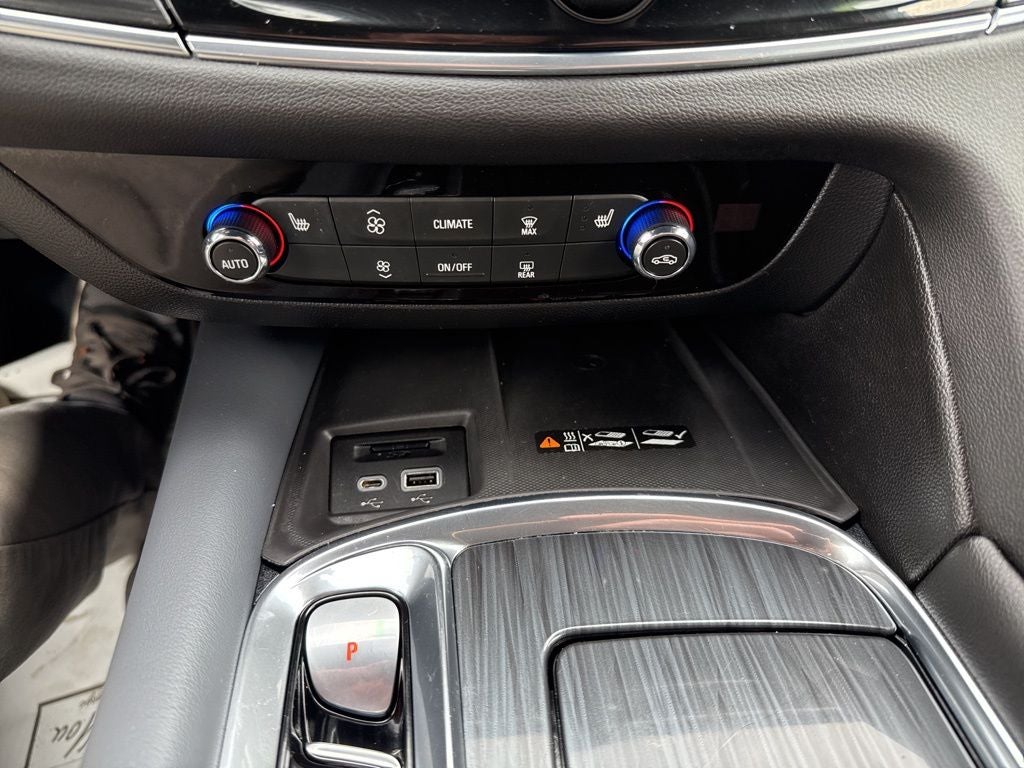 2023 Buick Enclave Essence AWD