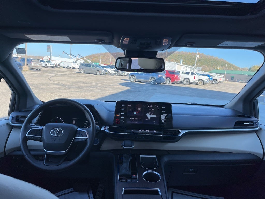 2022 Toyota Sienna XLE