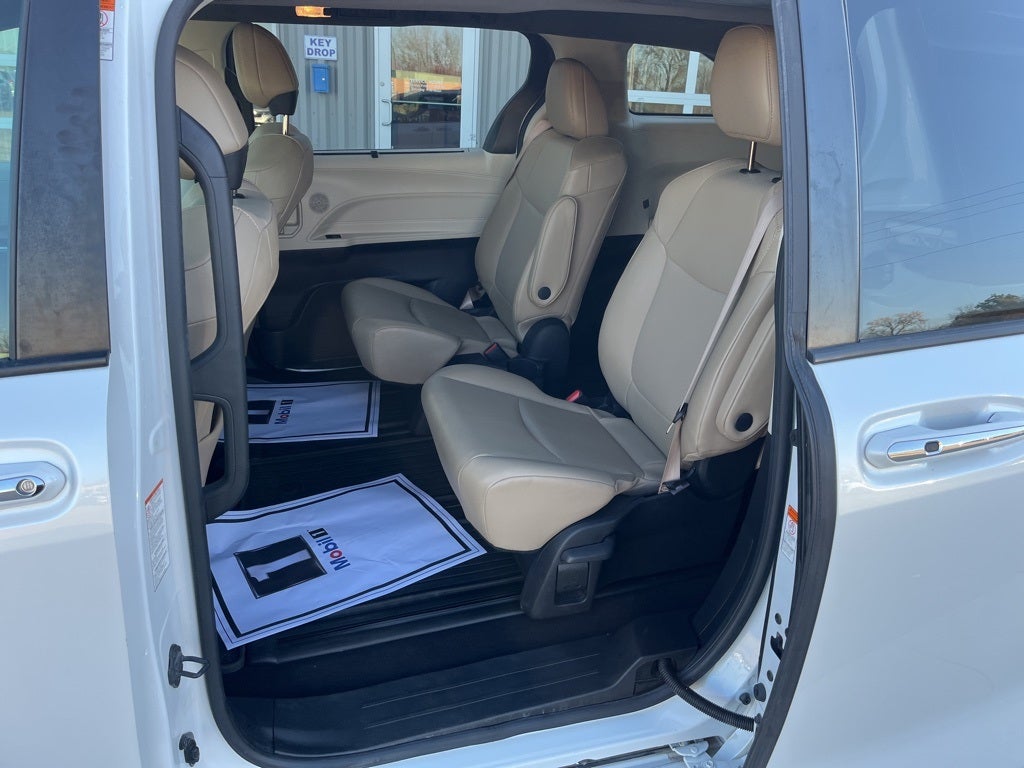 2022 Toyota Sienna XLE