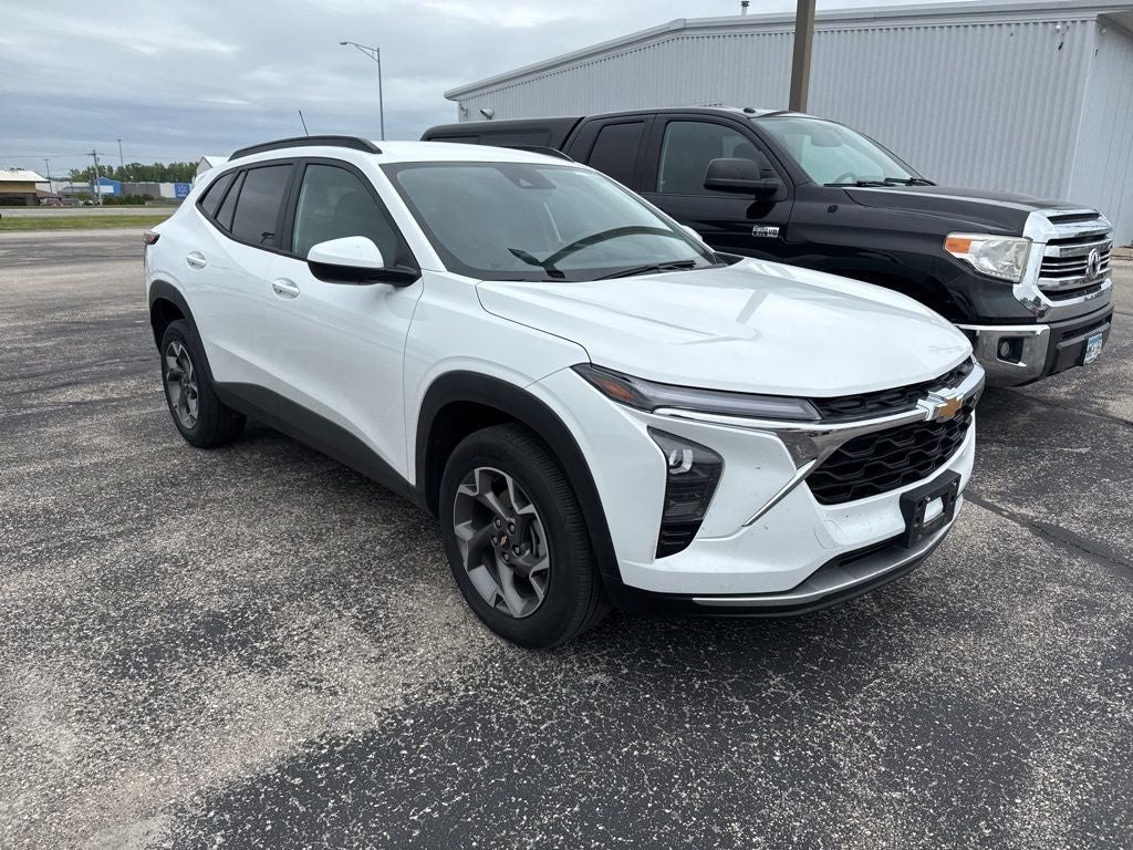 2025 Chevrolet Trax FWD LT