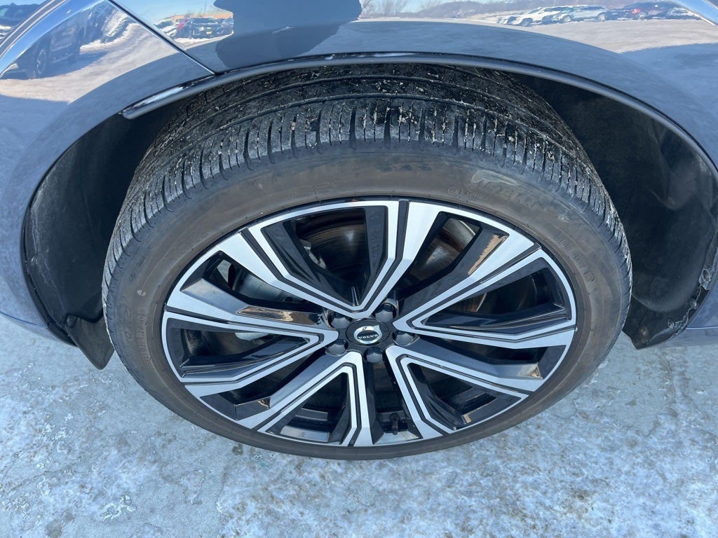 2023 Volvo XC60 B6 Ultimate Bright Theme
