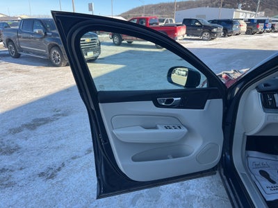 2023 Volvo XC60 B6 Ultimate Bright Theme