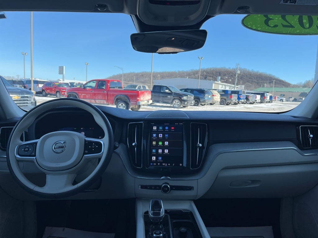 2023 Volvo XC60 B6 Ultimate Bright Theme