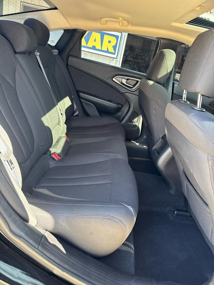 2016 Chrysler 200 4dr Sdn Limited FWD