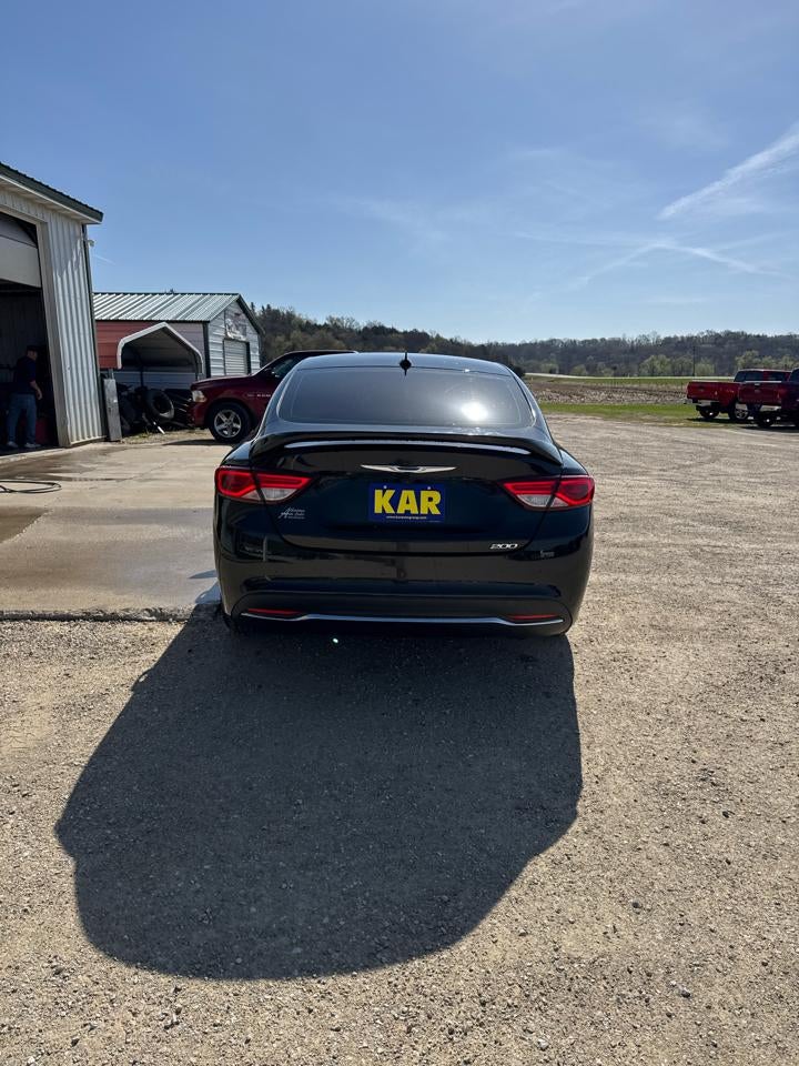 2016 Chrysler 200 4dr Sdn Limited FWD