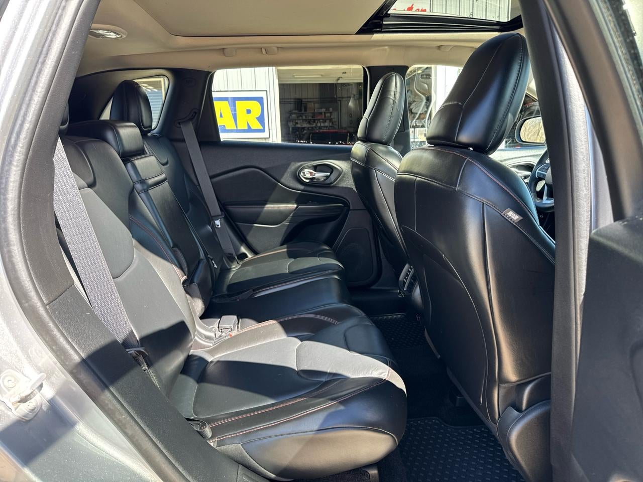 2015 Jeep Cherokee 4WD 4dr Trailhawk