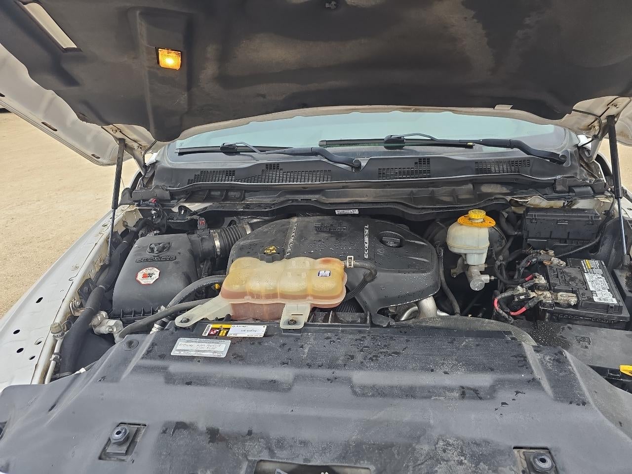 2014 RAM 1500 4WD Crew Cab 140.5" SLT