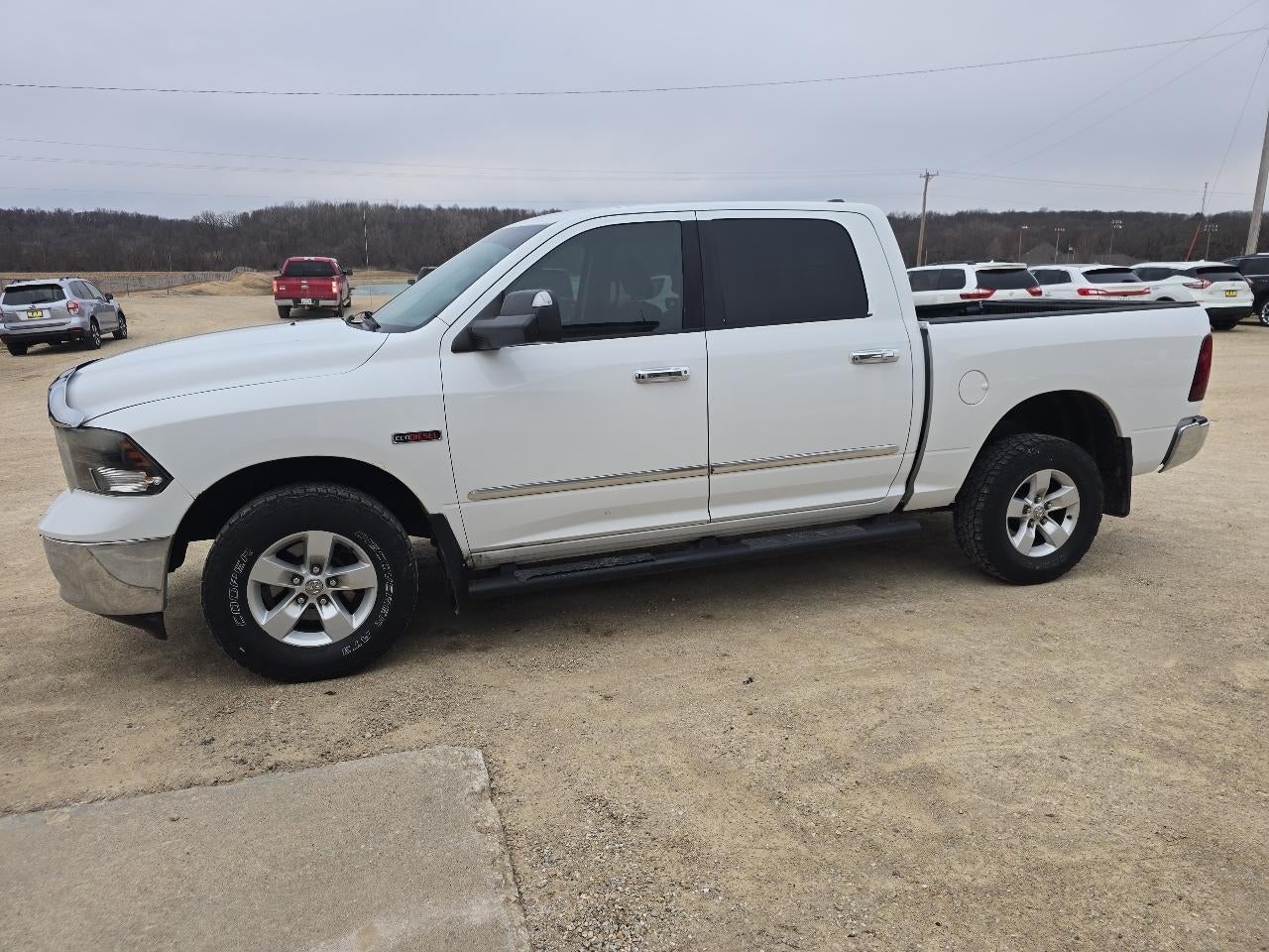 2014 RAM 1500 4WD Crew Cab 140.5" SLT