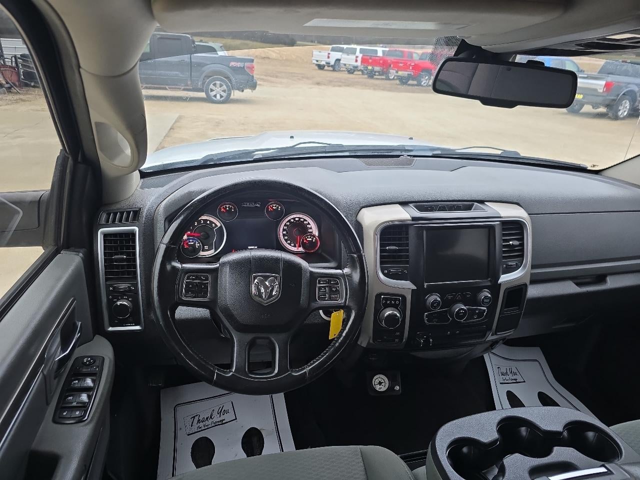 2014 RAM 1500 4WD Crew Cab 140.5" SLT