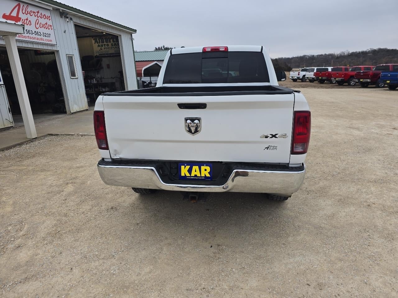 2014 RAM 1500 4WD Crew Cab 140.5" SLT