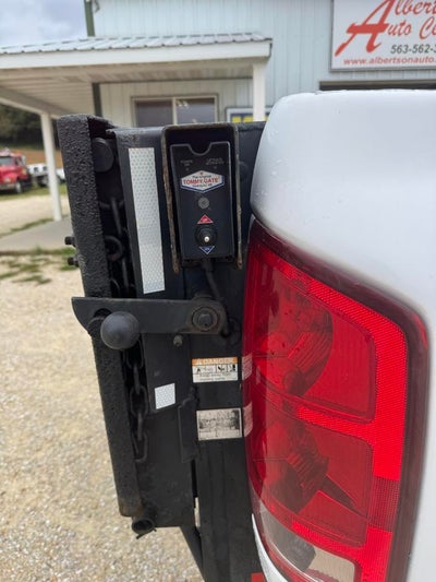 2005 Dodge Ram 1500 4dr Quad Cab 140.5" WB 4WD ST