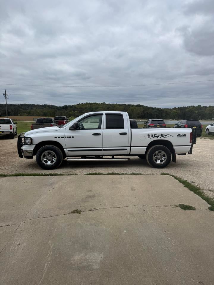 2005 Dodge Ram 1500 4dr Quad Cab 140.5" WB 4WD ST
