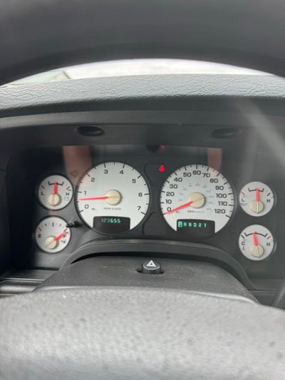 2005 Dodge Ram 1500 4dr Quad Cab 140.5" WB 4WD ST