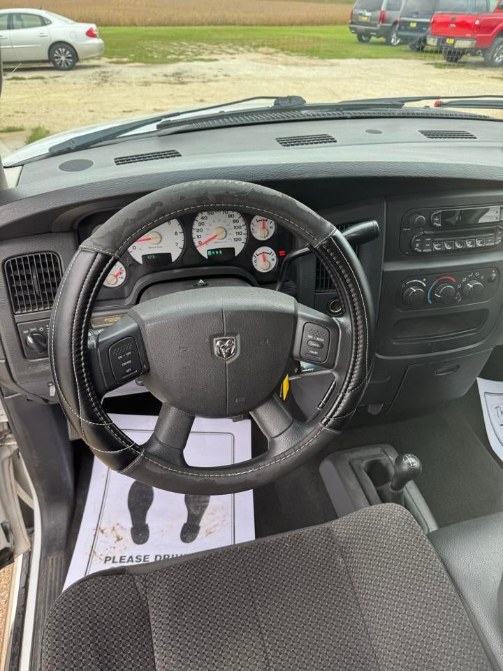 2005 Dodge Ram 1500 4dr Quad Cab 140.5" WB 4WD ST