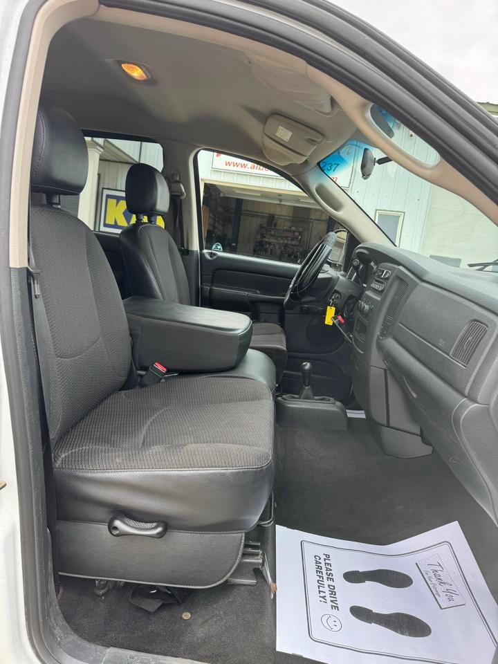 2005 Dodge Ram 1500 4dr Quad Cab 140.5" WB 4WD ST