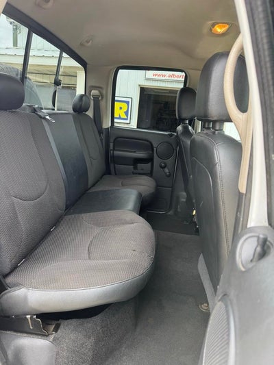 2005 Dodge Ram 1500 4dr Quad Cab 140.5" WB 4WD ST