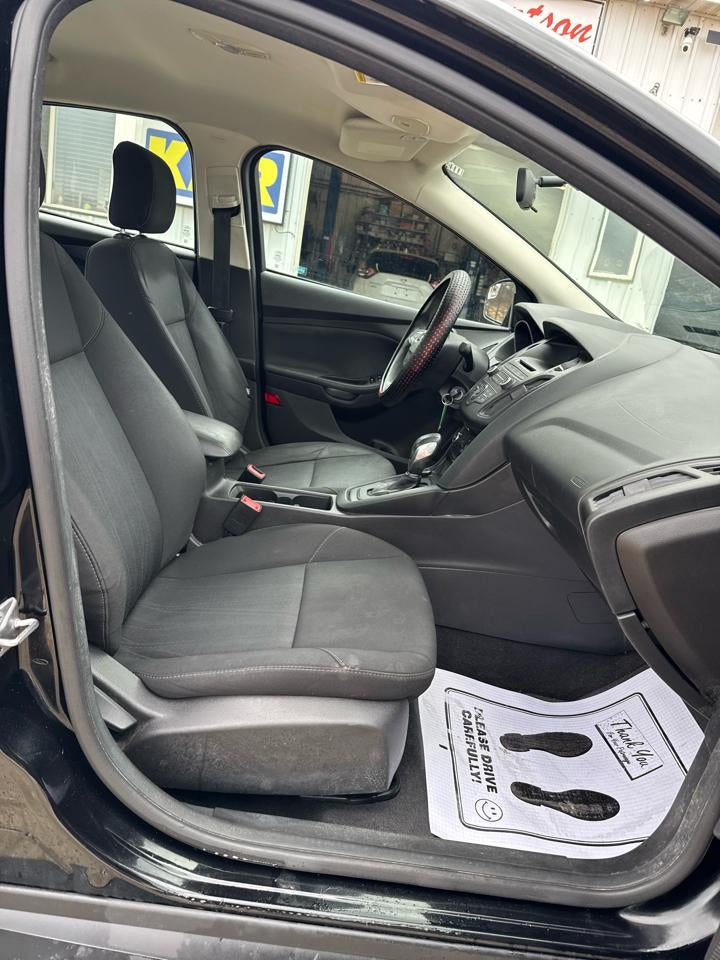 2017 Ford Focus SE Sedan