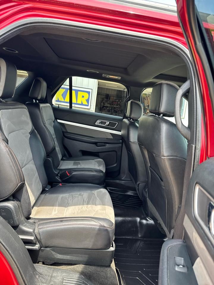 2017 Ford Explorer 4dr XLT 4WD