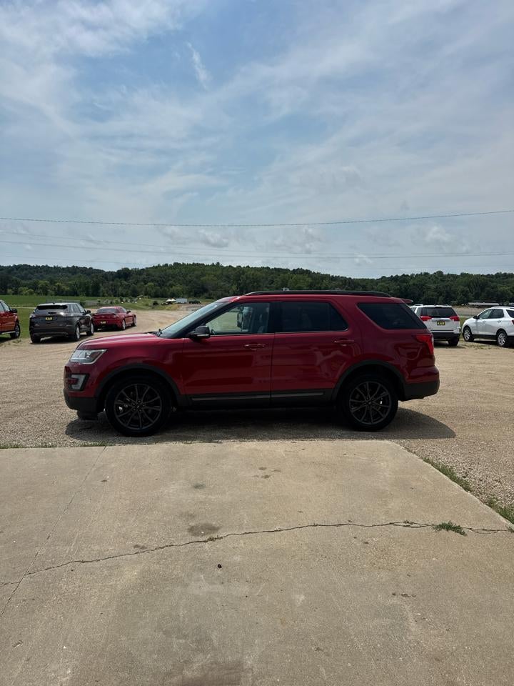 2017 Ford Explorer 4dr XLT 4WD