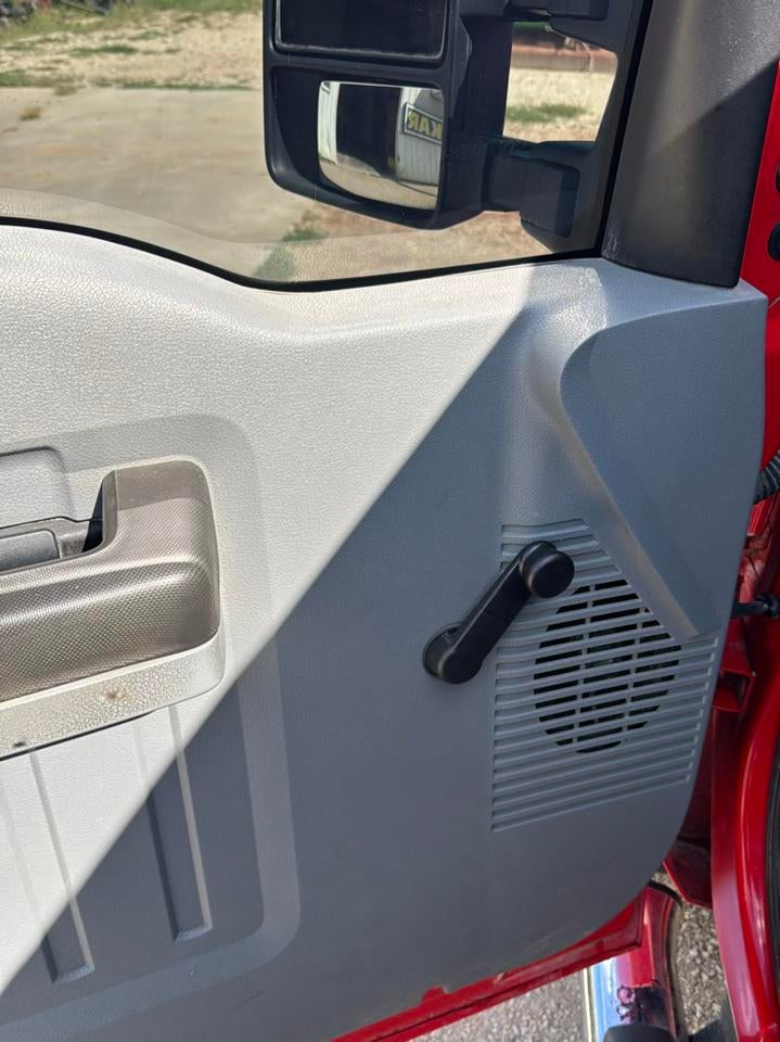 2016 Ford Super Duty F-250 SRW XL 4WD Crew Cab 8' Box