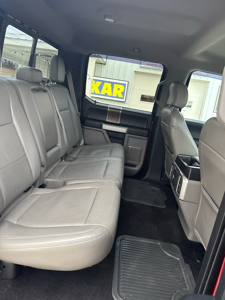 2015 Ford F-150 2WD SuperCrew 157" Lariat