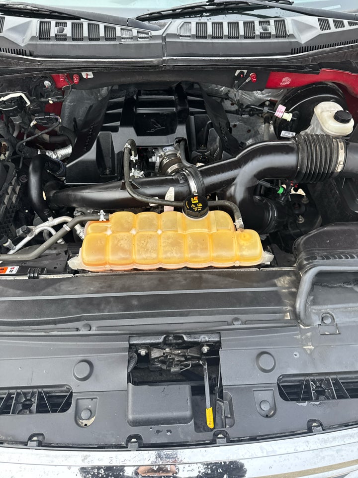 2015 Ford F-150 2WD SuperCrew 157" Lariat