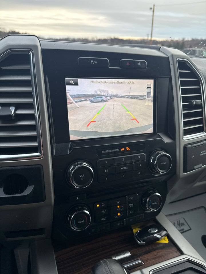 2015 Ford F-150 2WD SuperCrew 157" Lariat