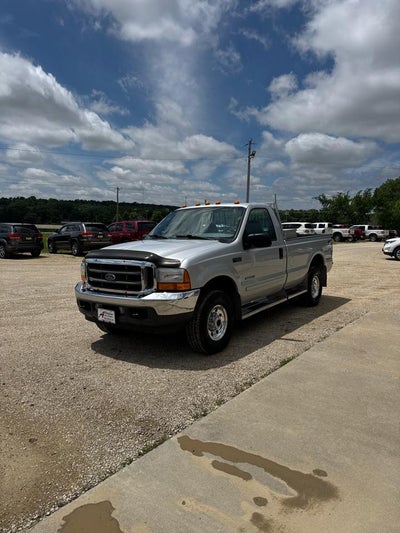2001 Ford Super Duty F-250 Reg Cab 137" XLT 4WD