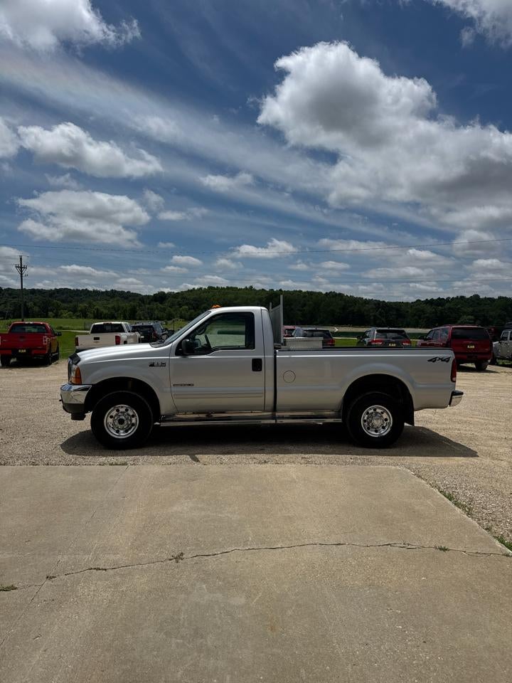 2001 Ford Super Duty F-250 Reg Cab 137" XLT 4WD