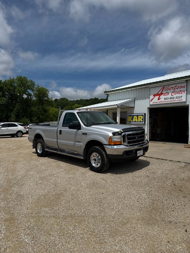 2001 Ford Super Duty F-250 Reg Cab 137" XLT 4WD