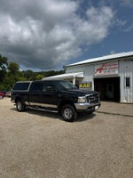 2001 Ford Super Duty F-250 Crew Cab 156" Lariat 4WD