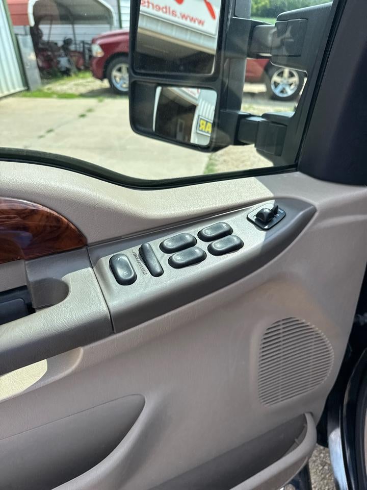 2001 Ford Super Duty F-250 Crew Cab 156" Lariat 4WD