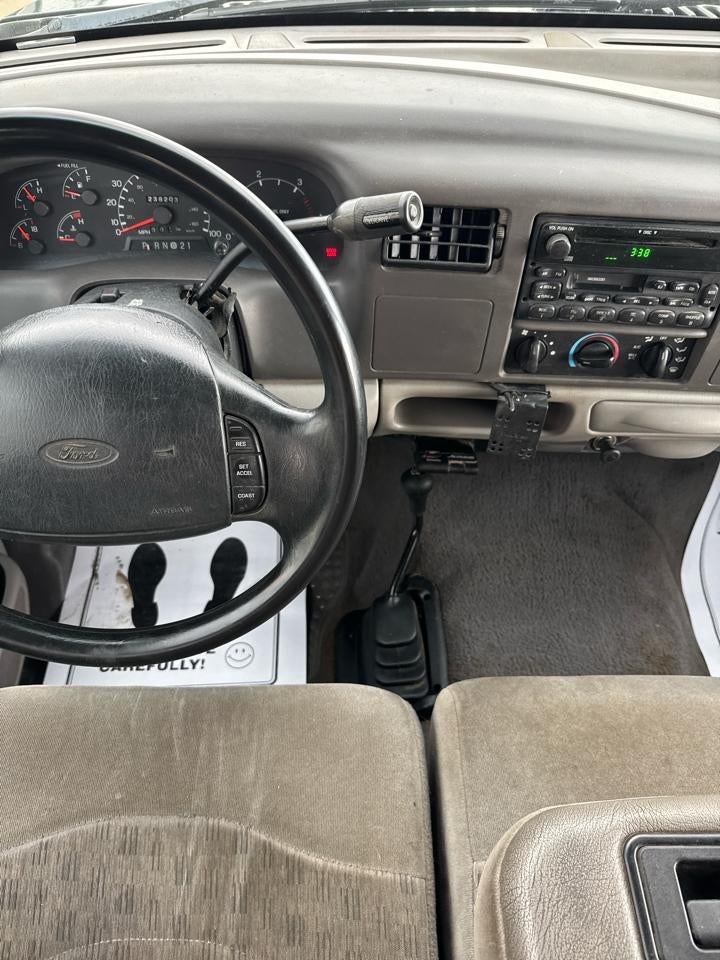 1999 Ford Super Duty F-350 SRW XLT 4WD Crew Cab 8' Box