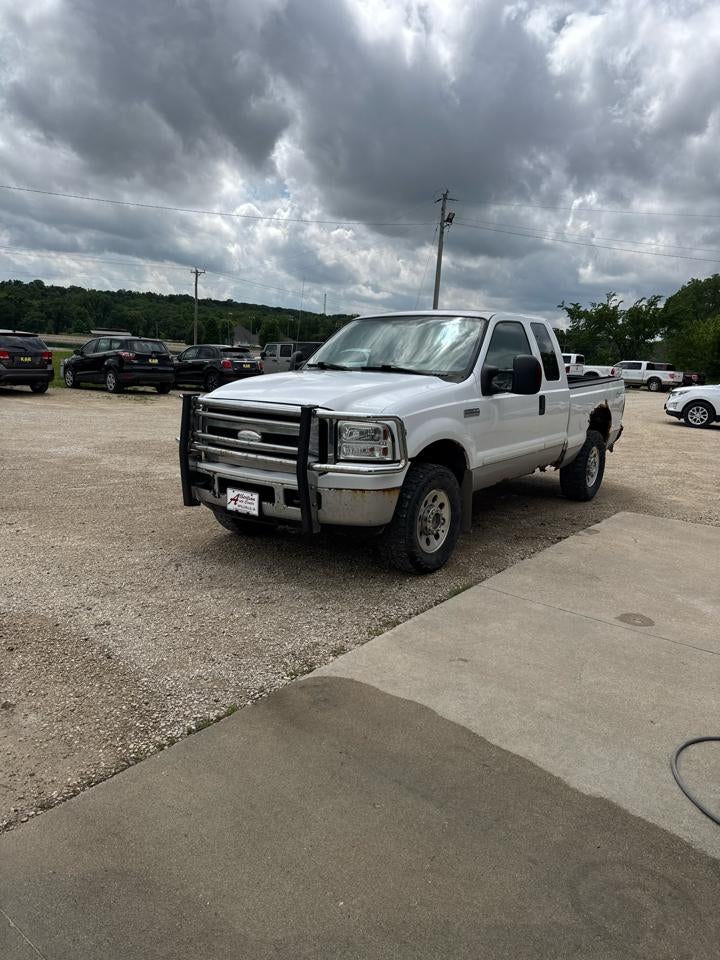 2005 Ford Super Duty F-250 Supercab 142" Lariat 4WD