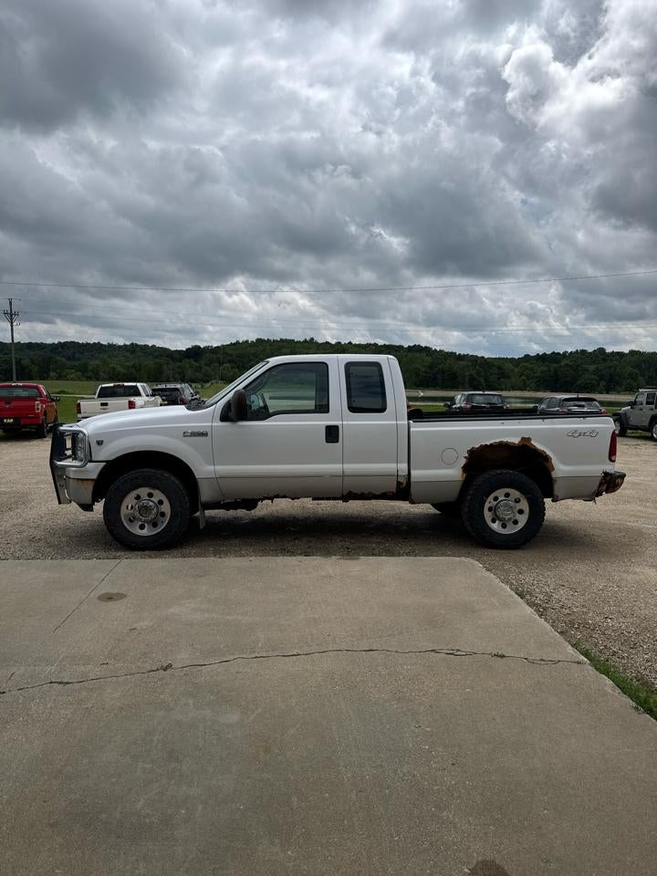 2005 Ford Super Duty F-250 Supercab 142" Lariat 4WD