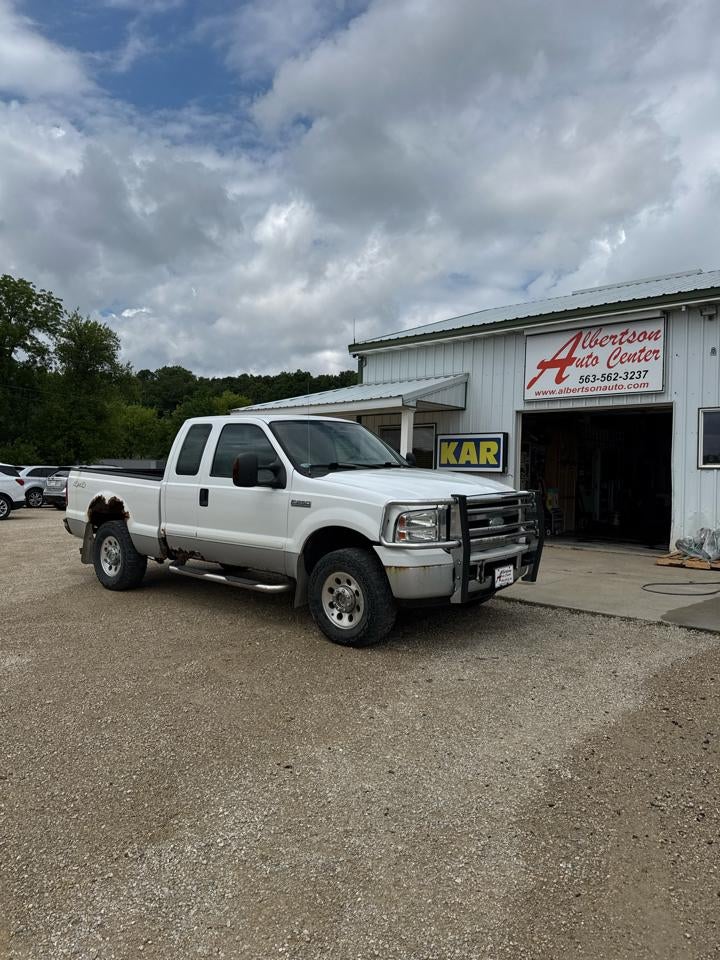 2005 Ford Super Duty F-250 Supercab 142" Lariat 4WD