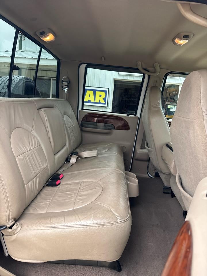 2000 Ford Super Duty F-350 DRW Lariat 4WD Crew Cab 8' Box