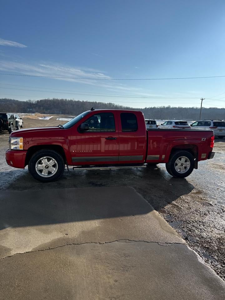 2009 Chevrolet Silverado 1500 4WD Ext Cab 143.5" LT