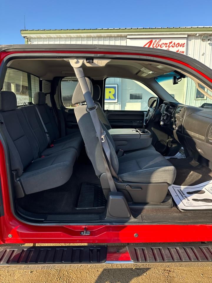2009 Chevrolet Silverado 1500 4WD Ext Cab 143.5" LT