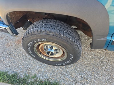 1998 Chevrolet C/K 2500 HD Reg Cab 131.5" WB 4WD C6P