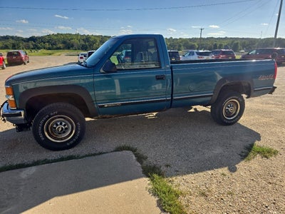 1998 Chevrolet C/K 2500 HD Reg Cab 131.5" WB 4WD C6P