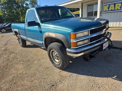 1998 Chevrolet C/K 2500 HD Reg Cab 131.5" WB 4WD C6P