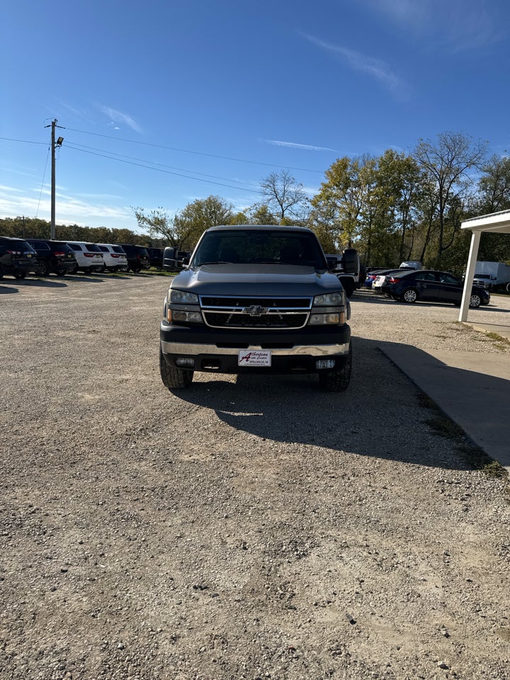 2006 Chevrolet Silverado 2500HD Crew Cab 153" WB 4WD LT1
