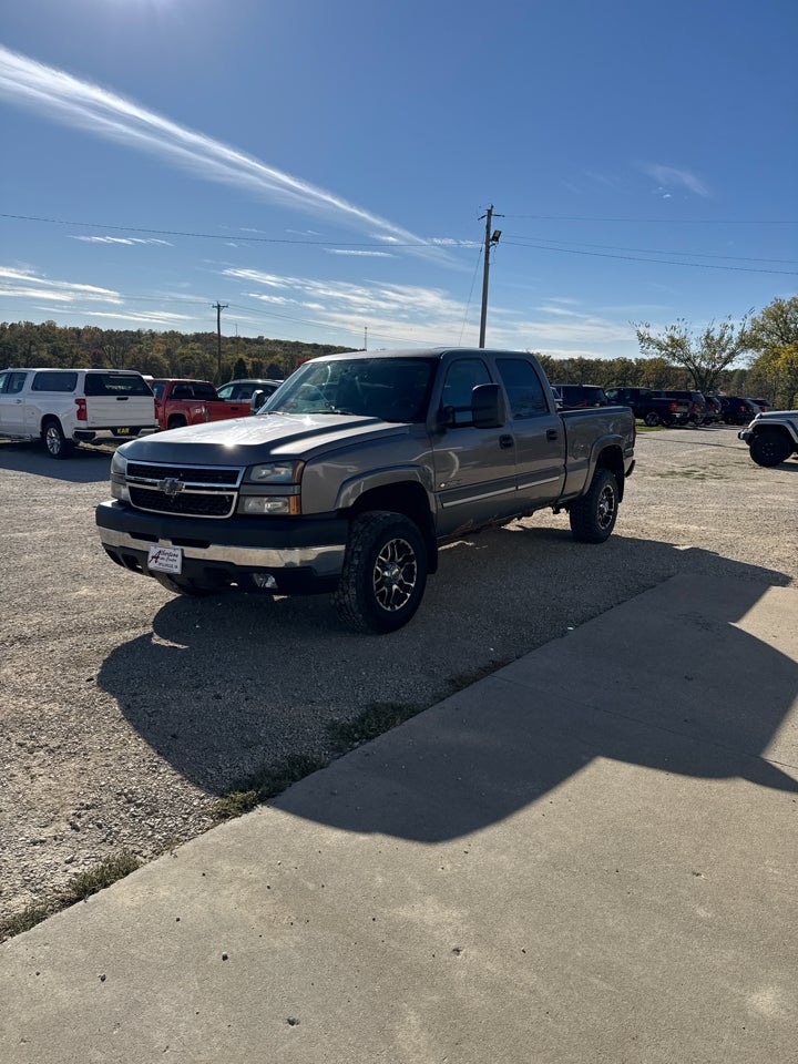 2006 Chevrolet Silverado 2500HD Crew Cab 153" WB 4WD LT1
