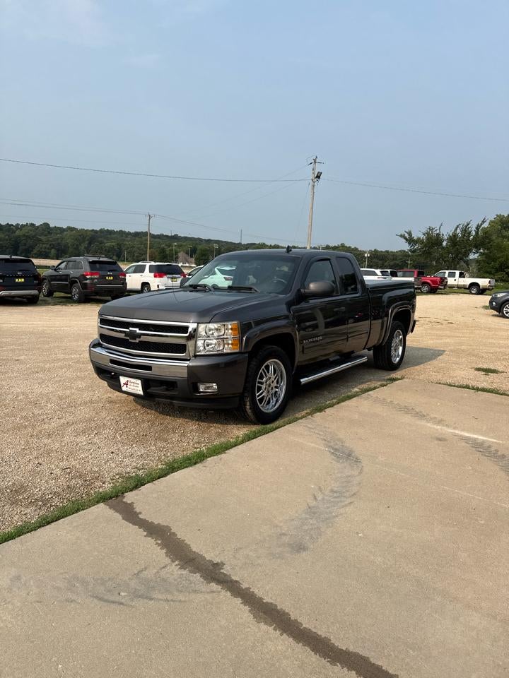 2011 Chevrolet Silverado 1500 4WD Ext Cab 143.5" LT