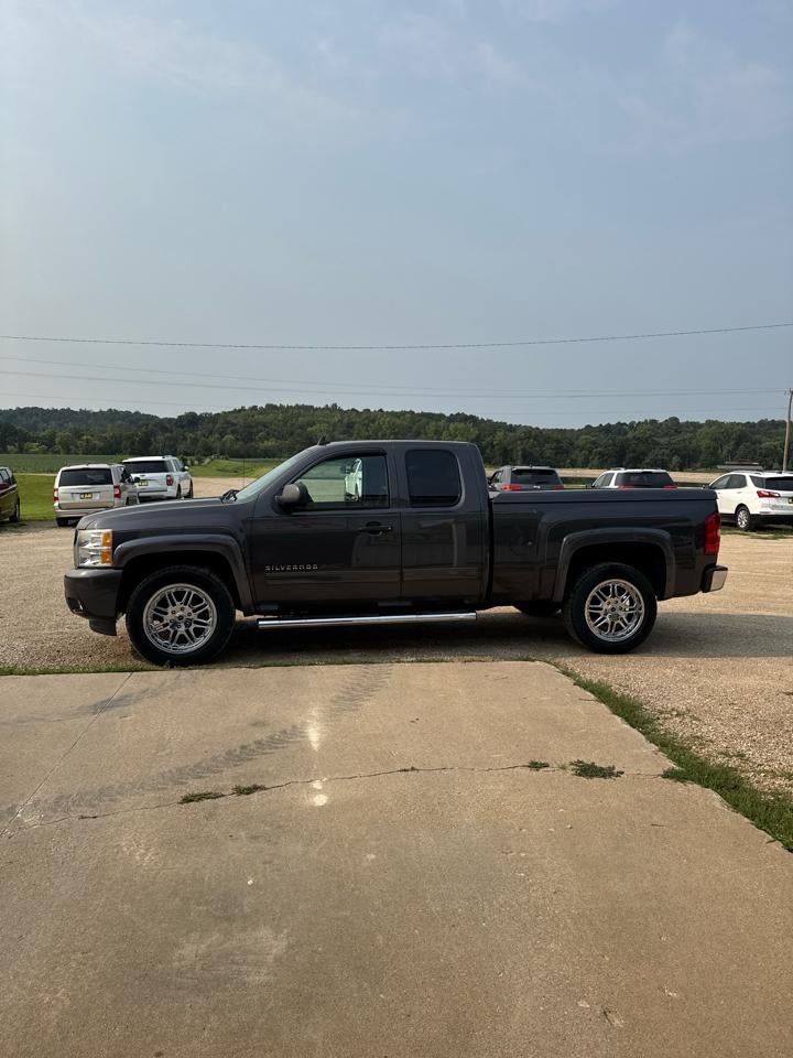 2011 Chevrolet Silverado 1500 4WD Ext Cab 143.5" LT